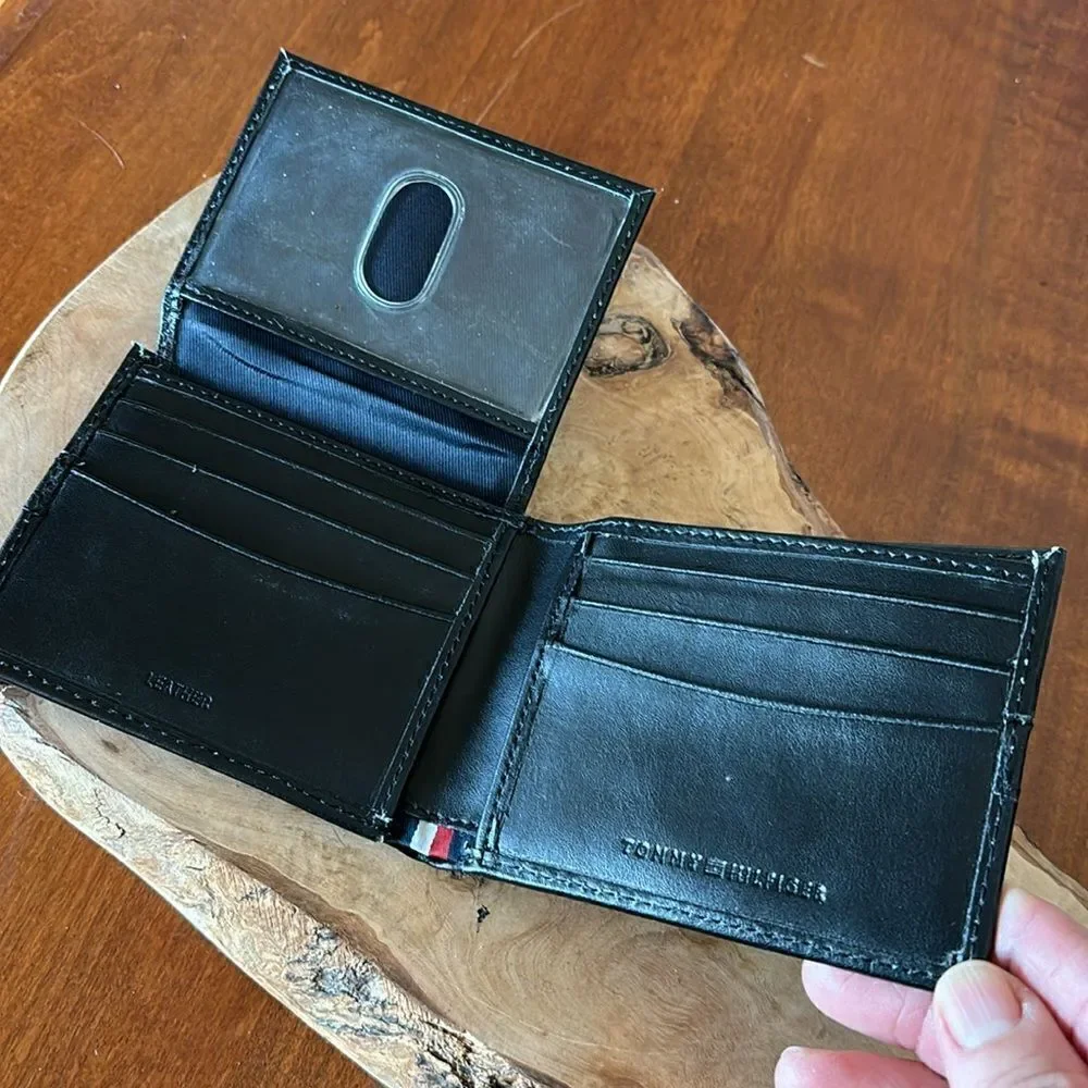 Tommy Hilfiger Men's Passcase Wallet with Removable ID Window